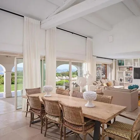 Villa Amazing With Private Pool *** *